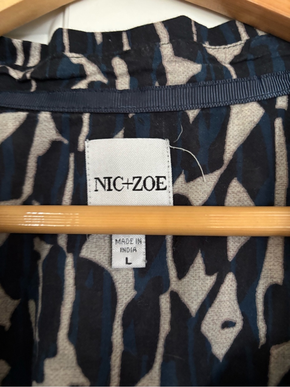 NIC+ZOE Navy & Cream Abstract Crinkle Button-Down Shirt - Picture 9 of 11